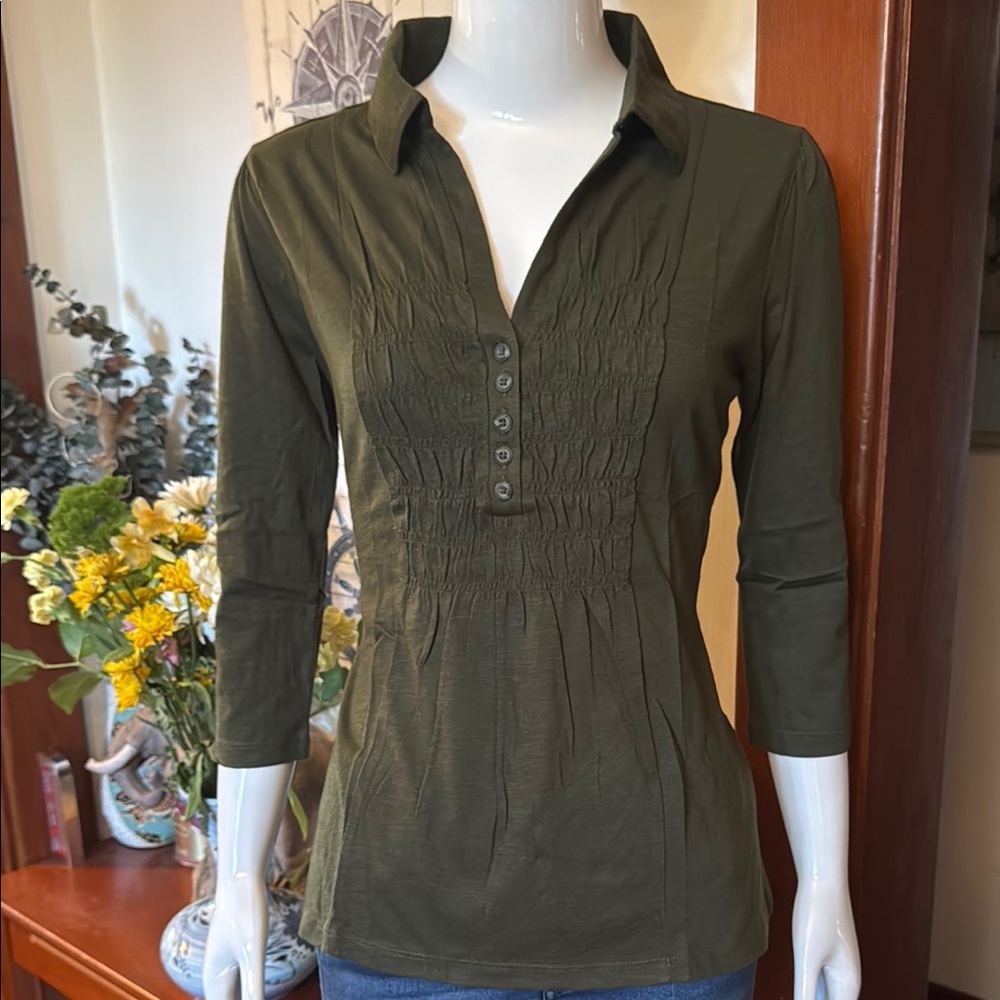NWT northern reflections size small Olive Green Women's Top soft